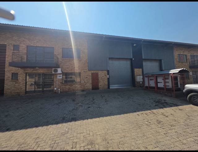 451M² WAREHOUSE TO LET IN STORMILL